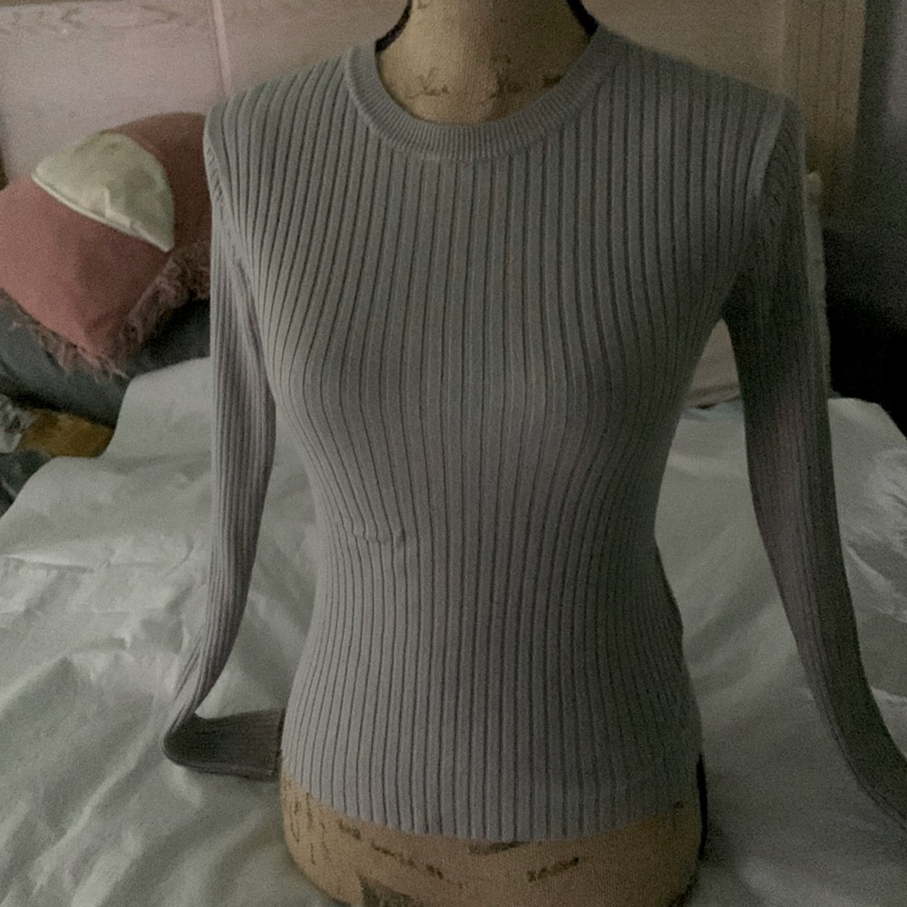 Resvanp grey, size med “ribbed. Sweater